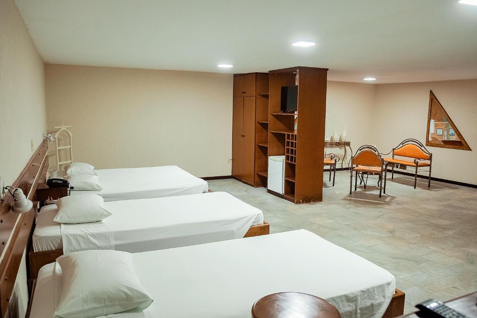 Sakr Hotel Penápolis Esterno foto