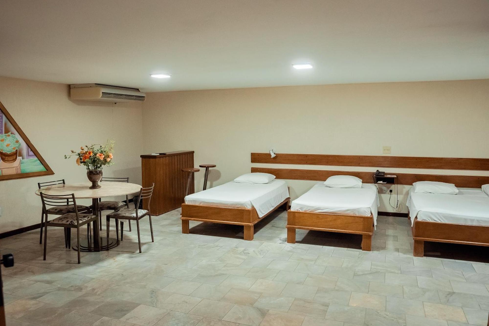 Sakr Hotel Penápolis Esterno foto