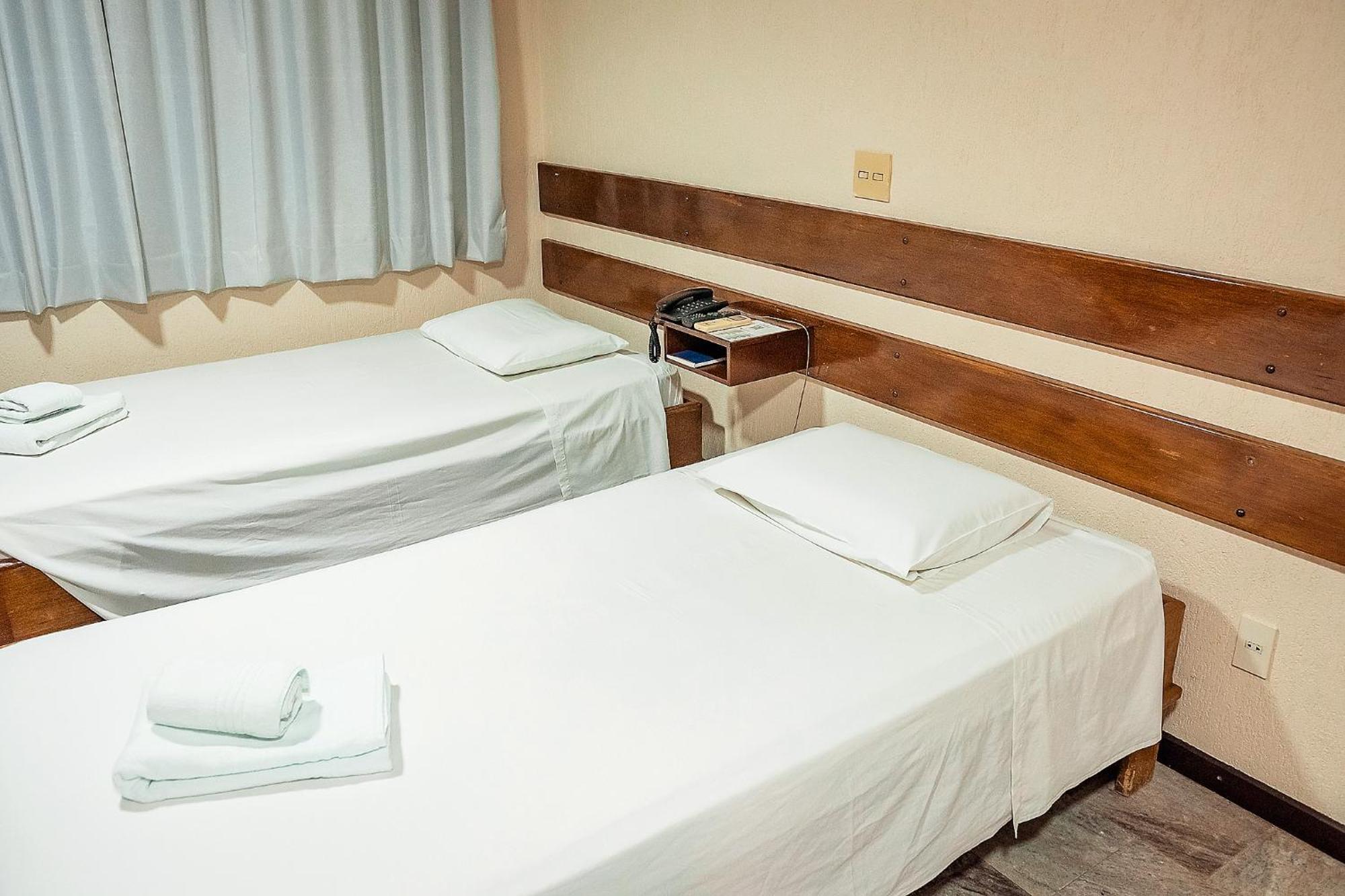Sakr Hotel Penápolis Esterno foto